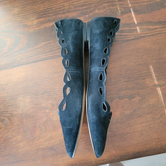 Banana Republic Black Suede Flats. SZ 9.5 - Picture 3 of 9